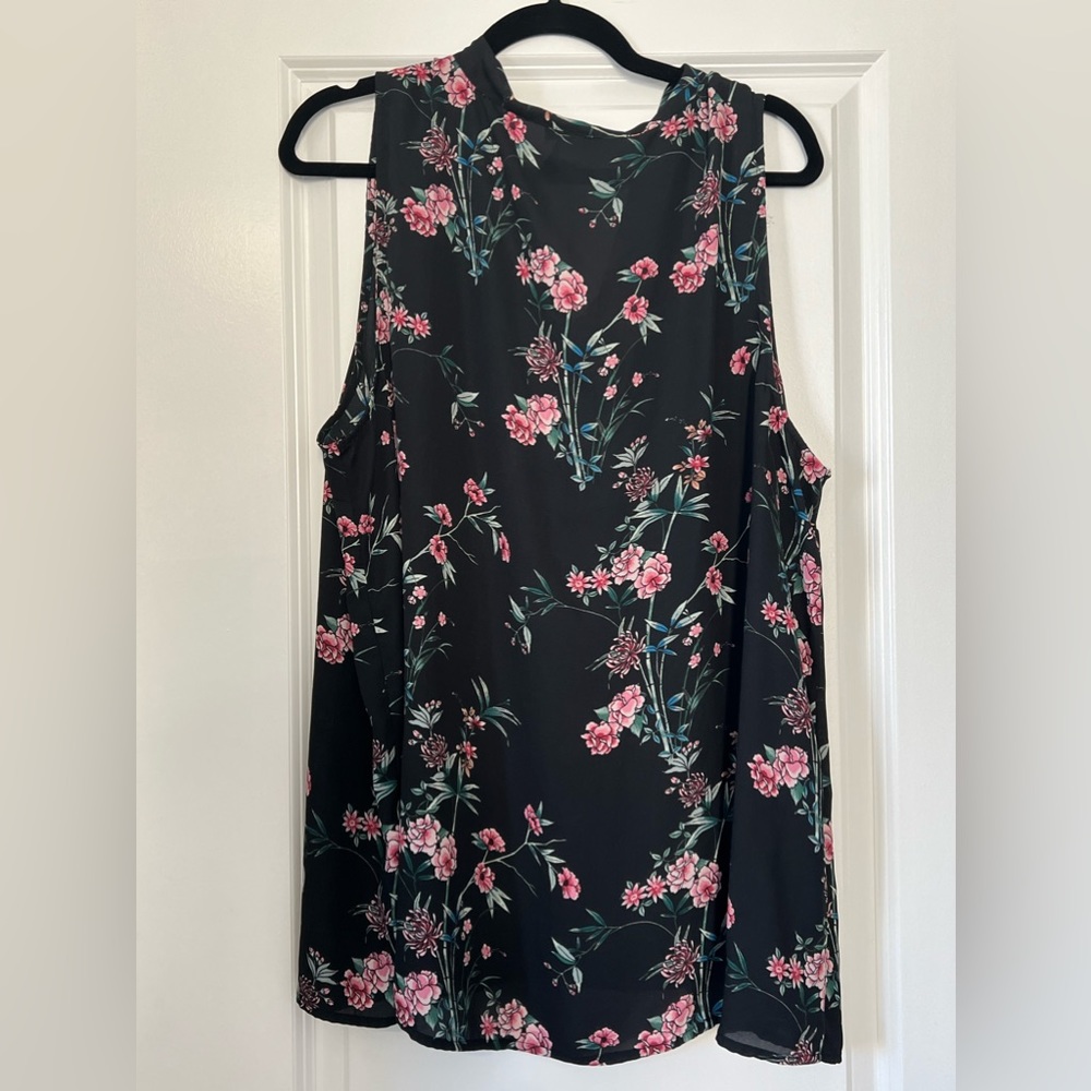 Torrid Tank Size 2 - Picture 3 of 9
